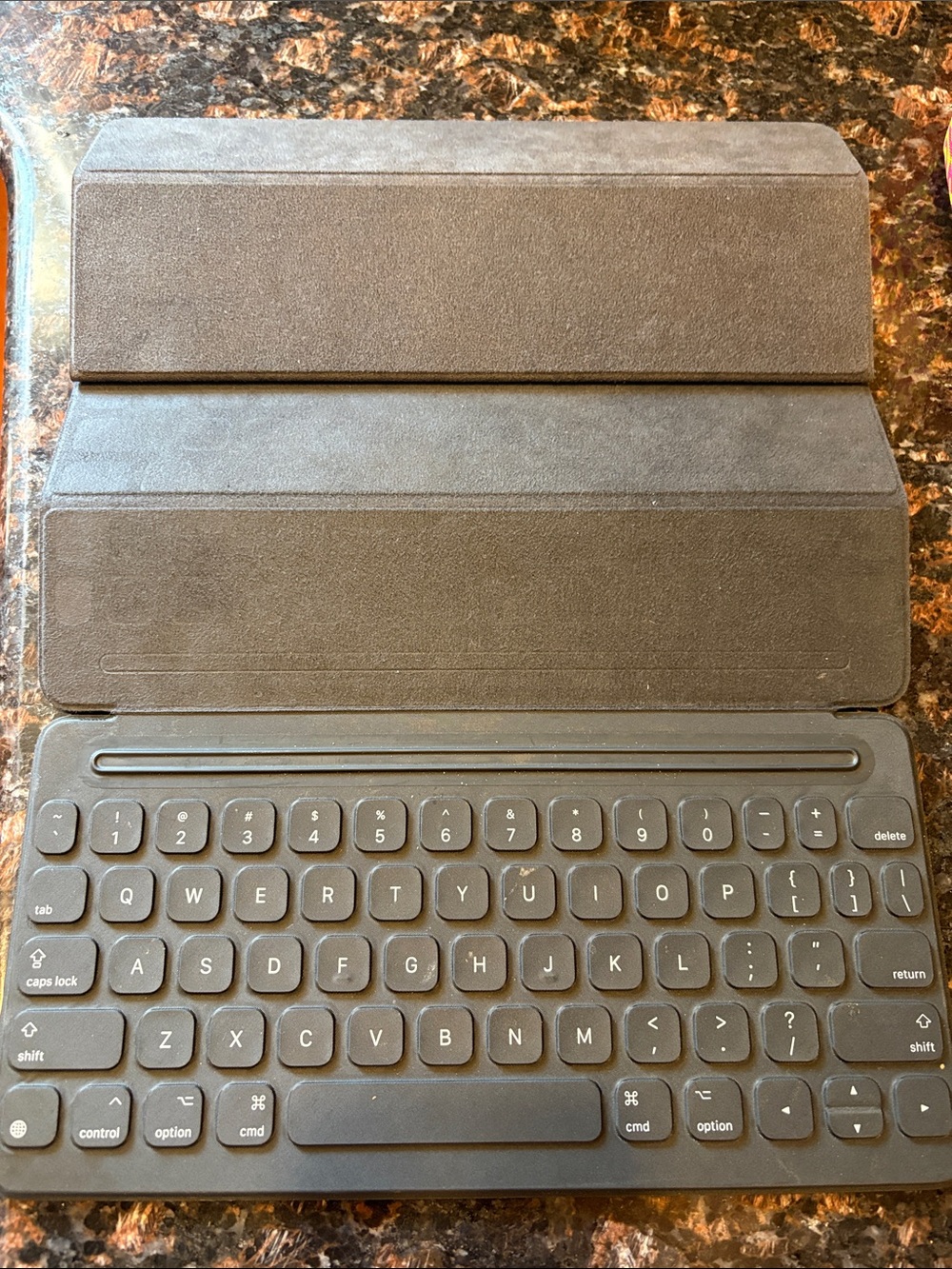 Apple Smart Keyboard Folio in Dark Gray